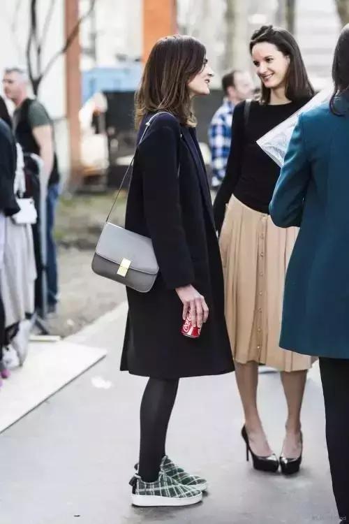 这个冬天毛鞋和毛袜最配,这个冬天鞋推荐