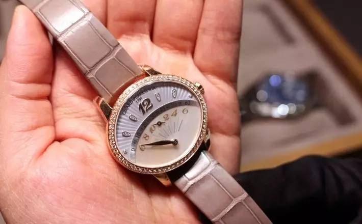 你们哭着喊着要的巴塞尔爆款女表，都在这儿了！|雅趣臻选