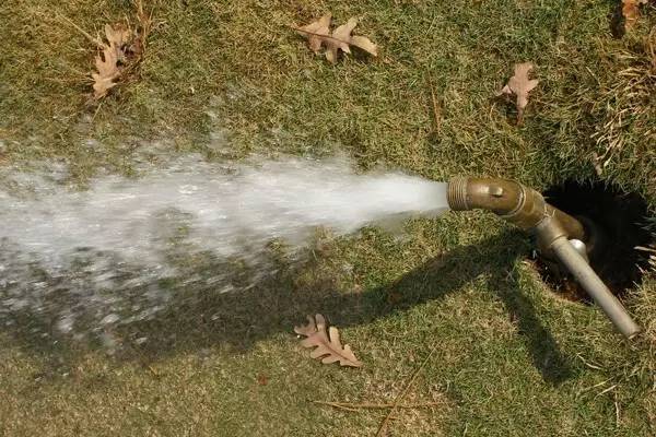 高尔夫球场需要大量用水吗,高尔夫球场用水的建议