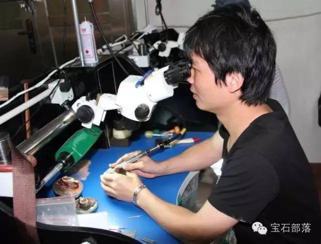 结婚送什么钻戒合适,钻戒除了结婚还可以什么时间送