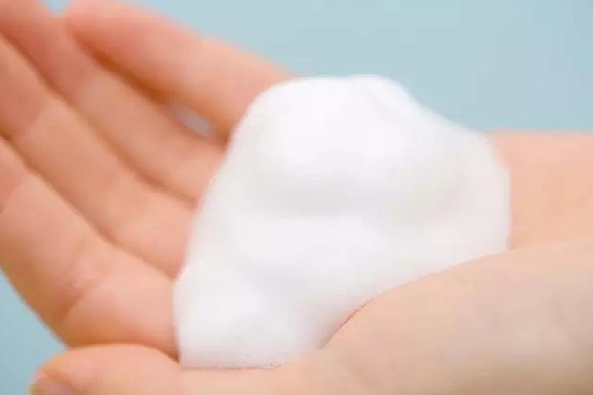 百分之99都不知道的洗脸技巧,大多数人洗脸方法都错了