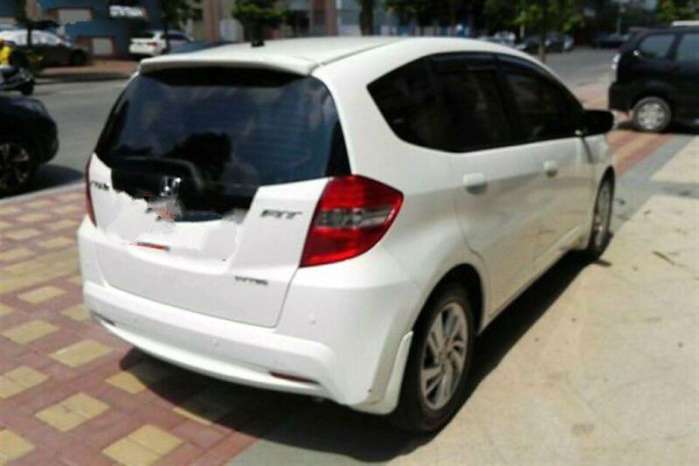 上班代步买比亚迪f3还是飞度,和一群朋友买车