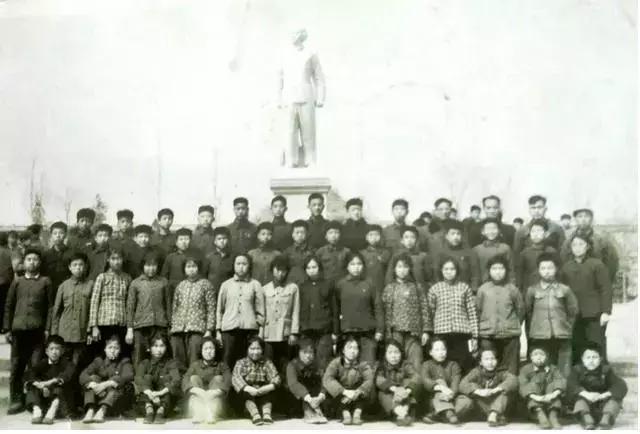我们的青春岁月，接受平遥中学“又红又专”教育