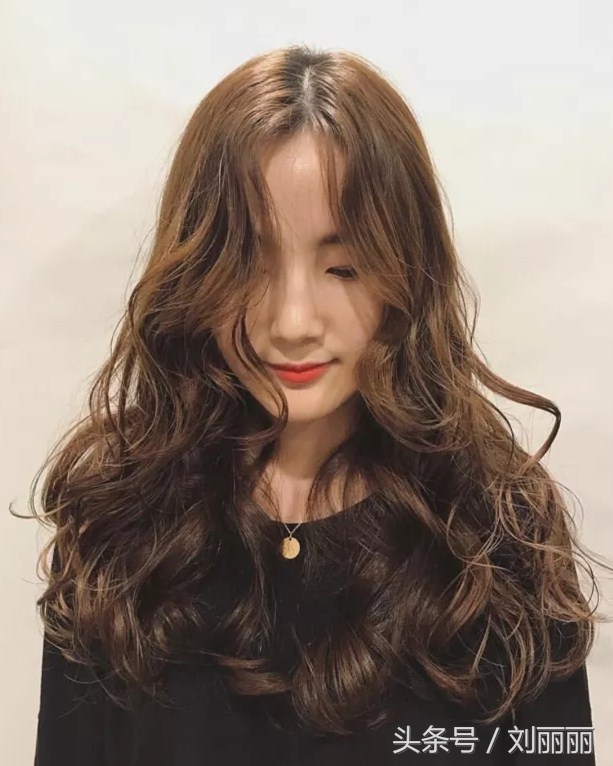 齐肩烫发显老气怎么补救,为什么烫发后显得很老气
