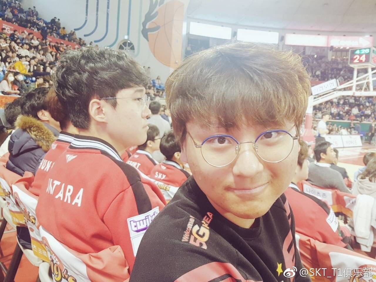 faker鍥犱激鏆傜璧涘満鍚庣殑skt,sktfaker鍜屽皬鑺辩敓