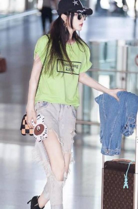 太耀眼的城市不适合看星星，就像你的心，不适合谈安定