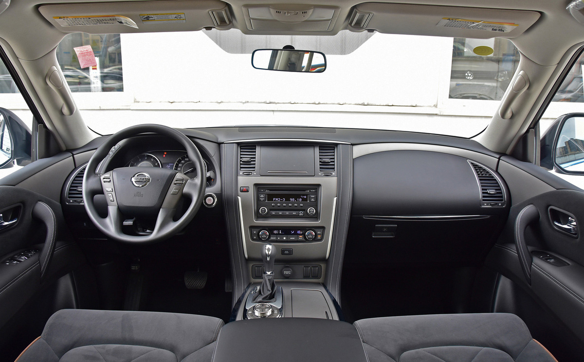 一汽普拉多贵得没谱，50万精明的人买这款全尺寸SUV，V6四驱俱全