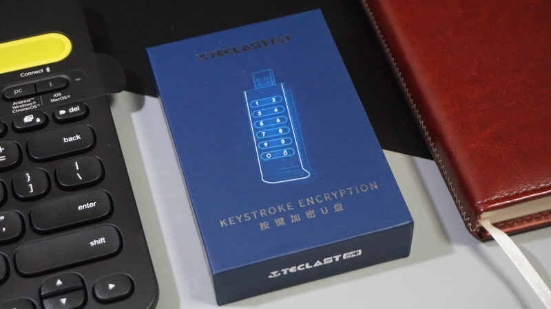 有了这个U盘，再也不用担心你的小姐姐们被别人看到了