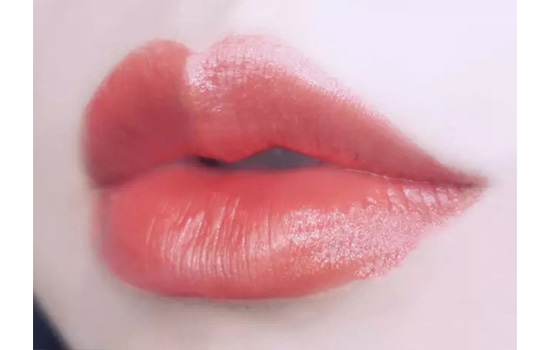 欧莱雅口红小妖金微醺血橙试色,欧莱雅小细管口红试色129