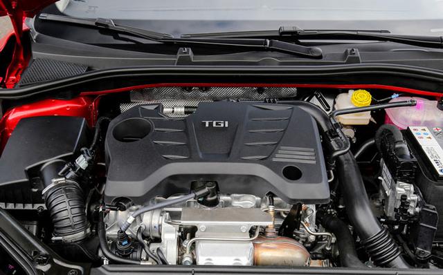 红名爵6黑顶,名爵六红