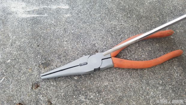 制作简易喷沙除锈机，低成本不到30元，除锈效果非常好