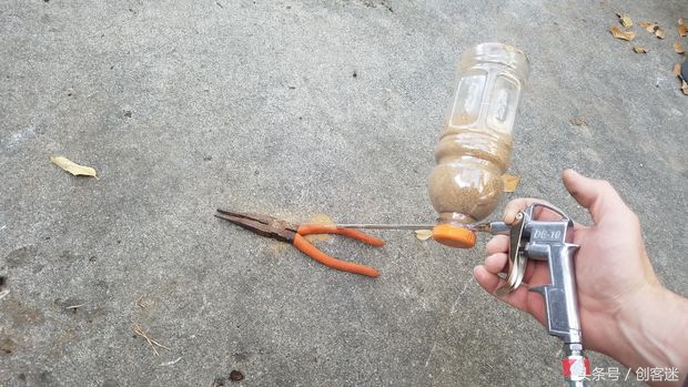 制作简易喷沙除锈机，低成本不到30元，除锈效果非常好