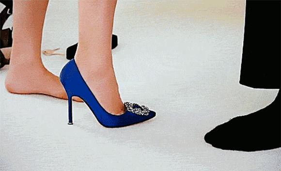 穿袜子老是往下滑,袜子老滑到鞋底怎么办