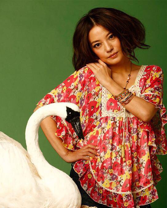 致敬周星驰张曼玉梅艳芳,周星驰致敬新喜剧之王