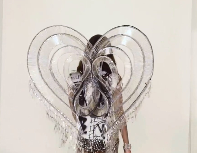 维密大秀翅膀,2013维密秀大翅膀