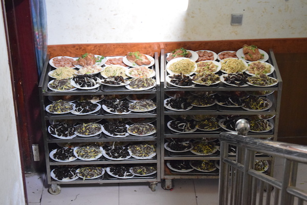 农村结婚请客的视频,农村结婚请客吃饭真实场景