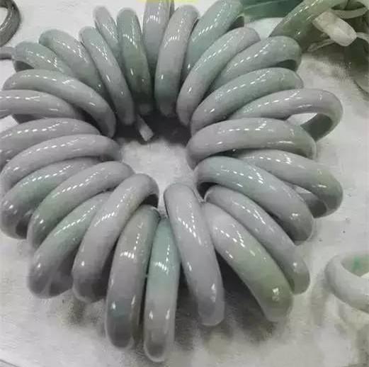 翡翠作假新手法——抛光粉上色，千万要注意了！