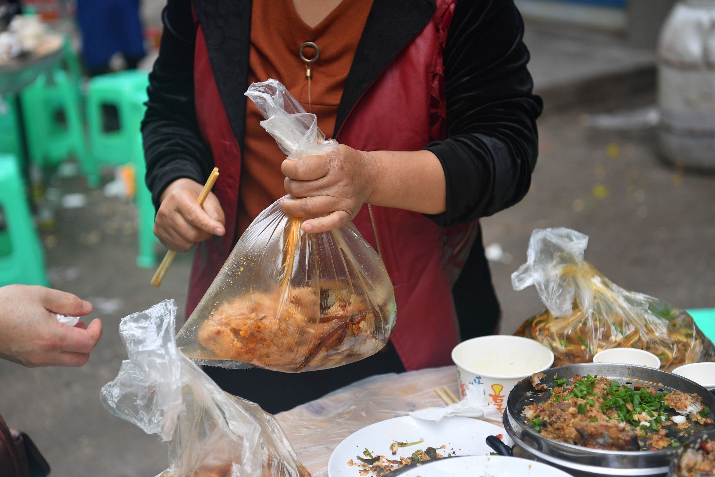 用塑料袋包装东西的好处,用塑料袋包食物有危害吗