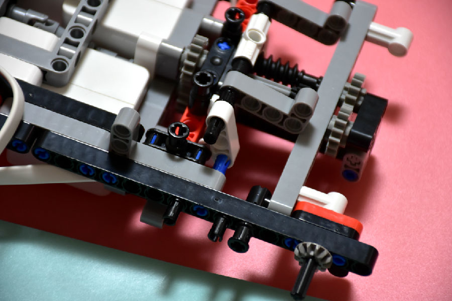 米兔积木履带机器人2000元以下的,米兔积木机器人app没有履带机甲了