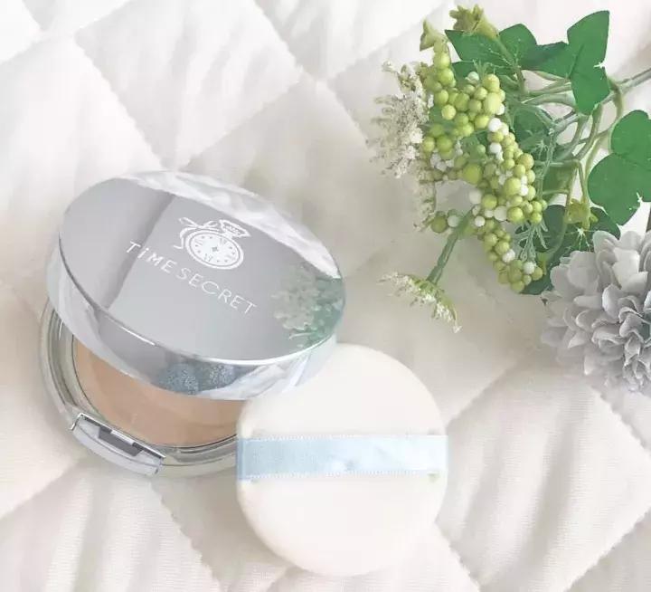 粉饼推荐干皮不卡粉,哪种粉饼好用不脱妆不卡粉