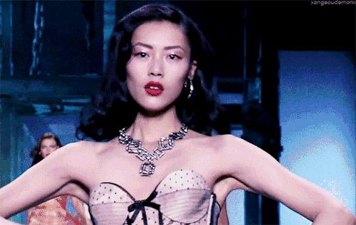 何穗奚梦瑶刘雯雎晓雯腿长度多少,何穗奚梦瑶秦舒培刘雯雎晓雯