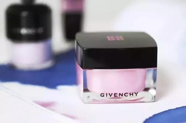 学生*党**必备的护肤品!这些尖货我一个都不想错过!