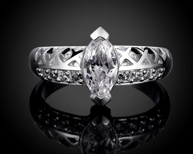 锆石有颜色的图片欣赏,宝石欣赏蓝锆石