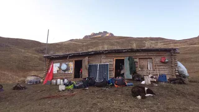 乌孙古道天堂湖在琼库什台吗,乌孙古道天堂湖到黑英山多远