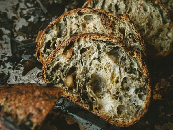 面包怎么烘烤比较软,面包的烘烤过程一般分为三个阶段