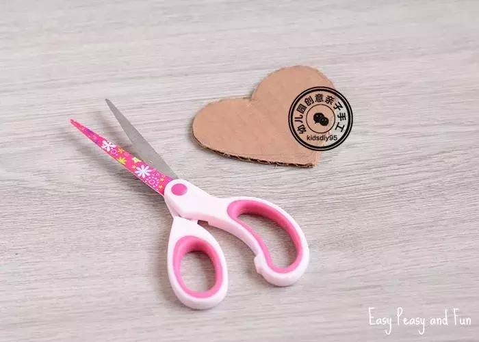 感恩节幼儿园孩子对父母的爱心图,感恩节毛线手工简单又漂亮