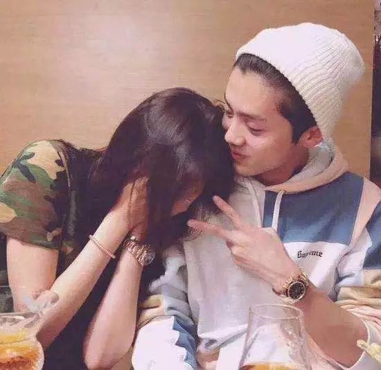 刘昊然同款羽绒服什么牌子,刘昊然同款波司登羽绒服