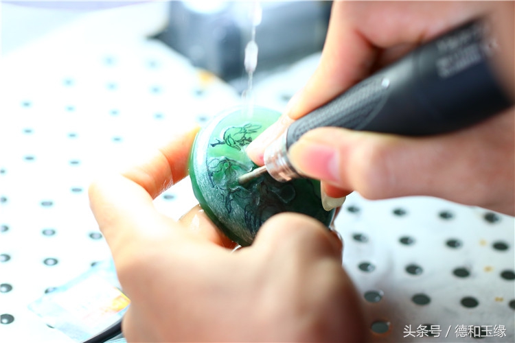 可以让人叹为观止的翡翠雕刻,你不知道的珠宝制作过程