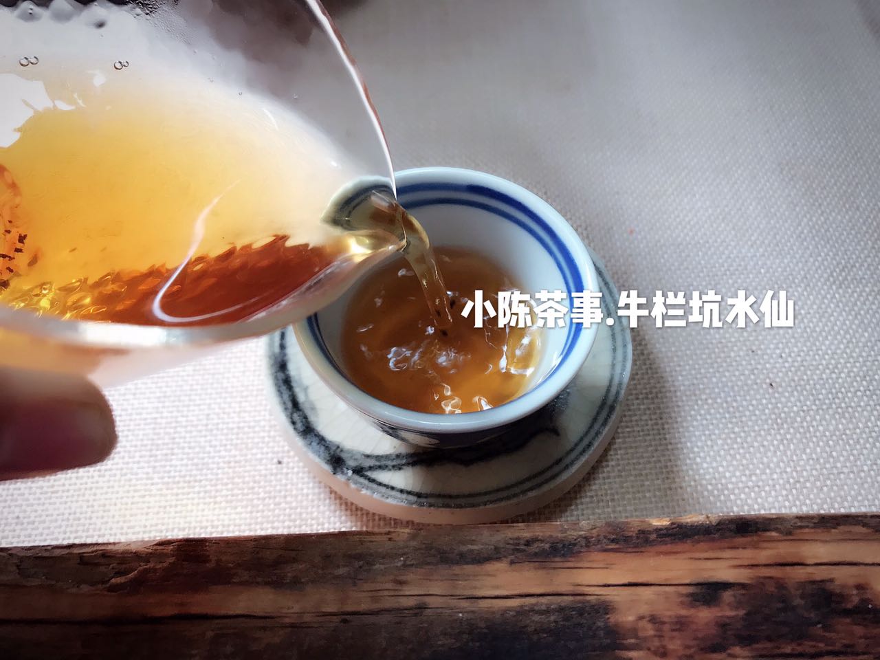 武夷岩茶多少度水冲泡最好,冲泡武夷岩茶的水温是多少度的