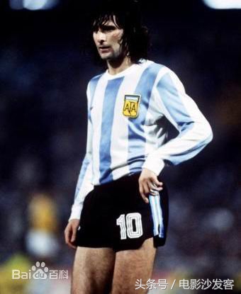 进40年10届世界杯赞助商的冠军之旅，阿迪达斯完胜耐克