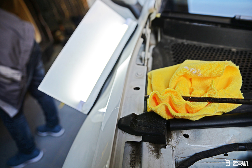 车身小凹陷有必要钣金喷漆吗,车门凹陷是钣金喷漆还是做无痕