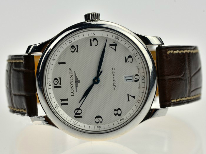 月收入10000戴什么表,月收入一万适合戴什么手表