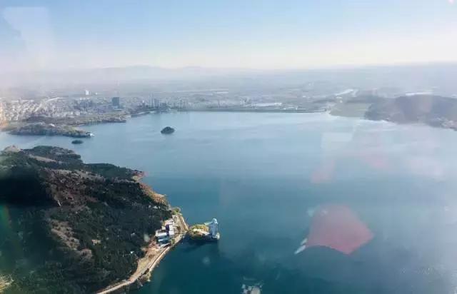 跟着果倍爽在直升机上俯瞰鸟巢，零距离探秘果汁生产！