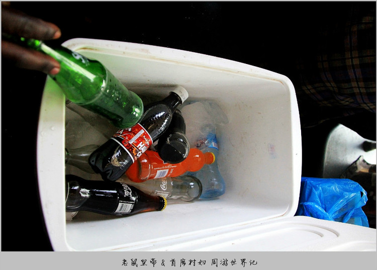 办理入境手续遭索贿,博主巧妙应对,双方皆大欢喜,顺利过关