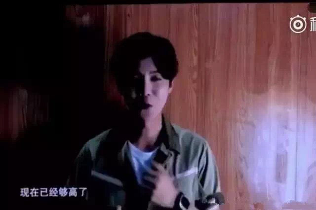 鹿晗关晓彤,鹿晗叫关晓彤小怂的视频