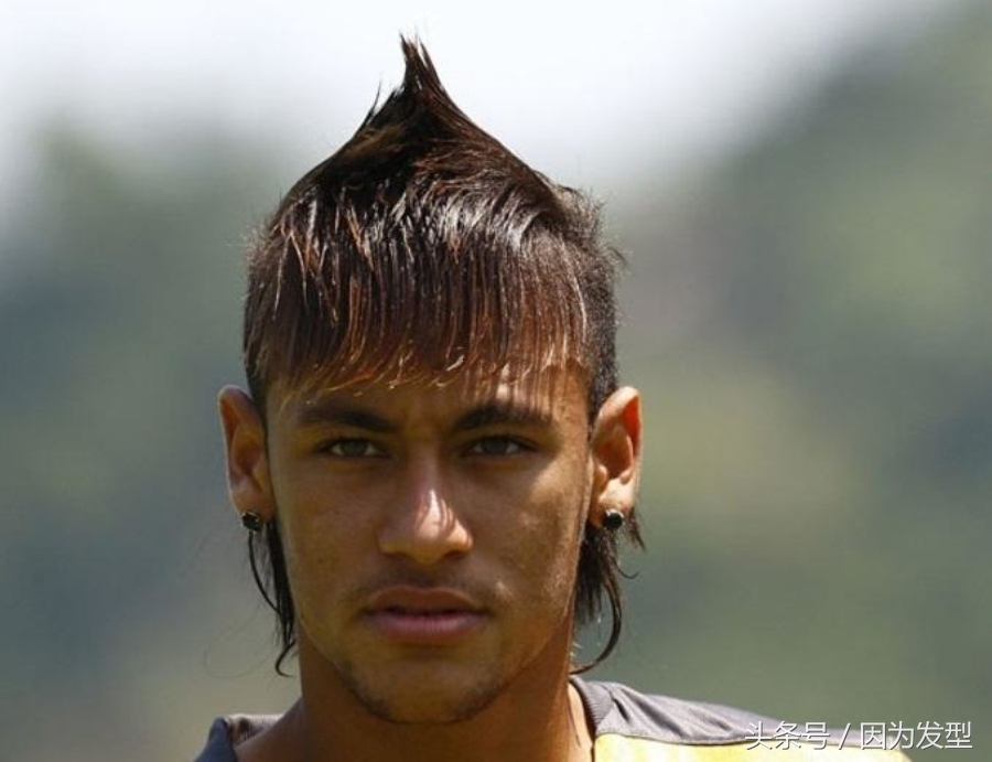 内马尔巴黎圣日耳曼发型,内马尔激情绿茵发型