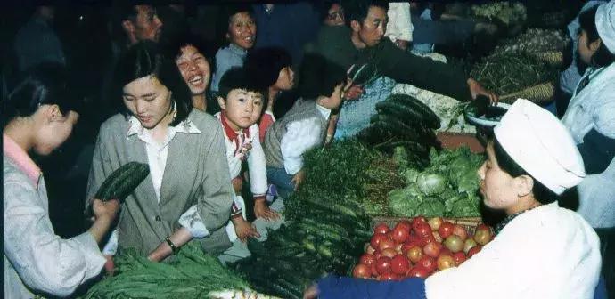 30年前沈阳老照片中街,沈阳市80年代的老照片