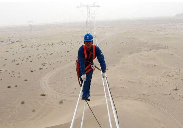 美出天际日照金山,美出天际饱和度惊人