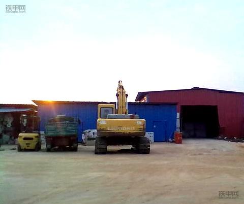 我在非洲开挖机:车坏了没法修,时刻提防打劫盗窃