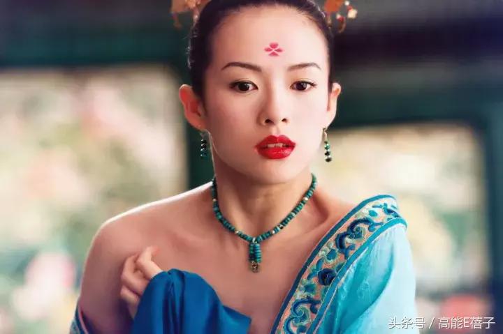 章子怡无滤镜无美颜老态,40岁的章子怡皮肤仍然紧致白皙