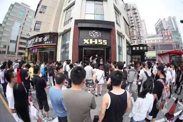 买鞋在网上买还是实体店,买鞋在实体店买还是网上买好