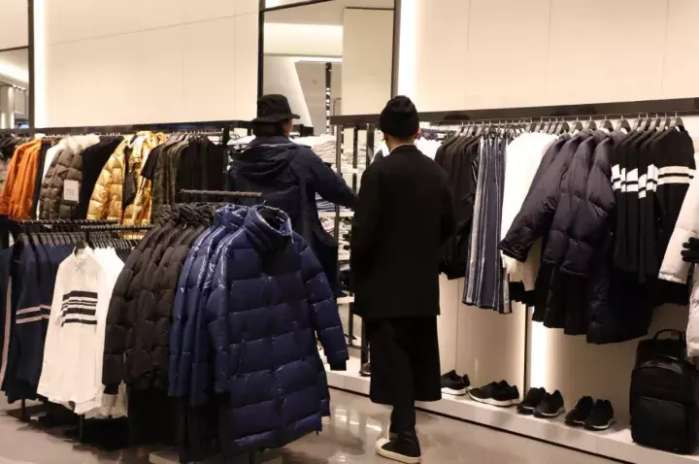 中国最大的第二个zara店,zara上海第一家门店