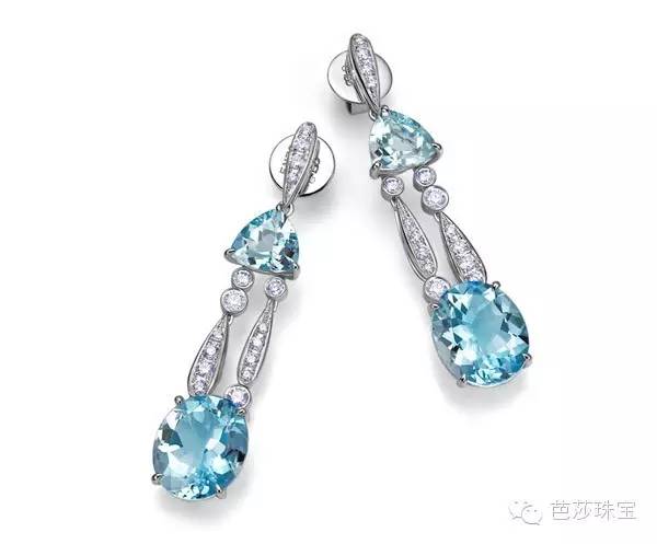 冬季如何搭配锁骨链好看,再搭配一条锁骨链真的太美了