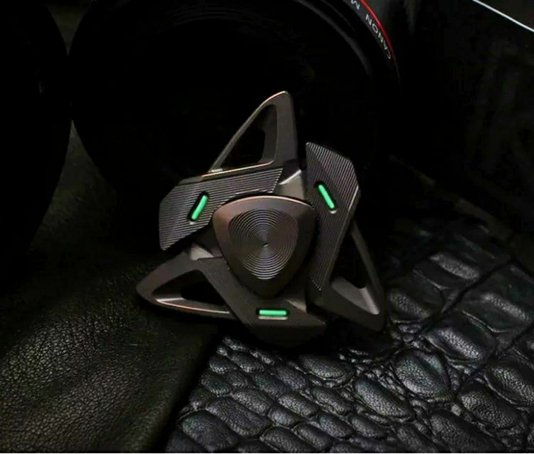 指尖陀螺夜光很酷,指尖陀螺炫酷又简单