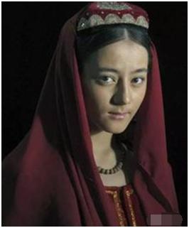 18岁被陆川弃用，21岁因一个角色爆红，今直逼一线小花旦！