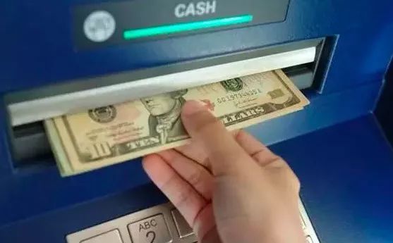 外国人给中国人挖的坑,华人换外汇被骗